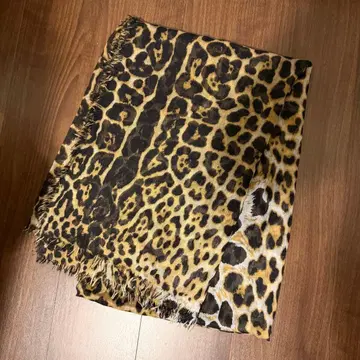 라빠르망 구매 레오파드 무늬 얇은 소재 울 대형 스톨