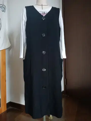 블랙 슬리브리스 원피스