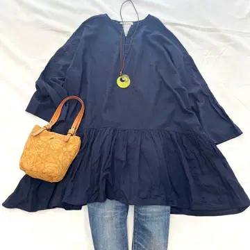 극미품 2025년 비어즐리 섀도우 체크 튜닉 루즈핏 네이비