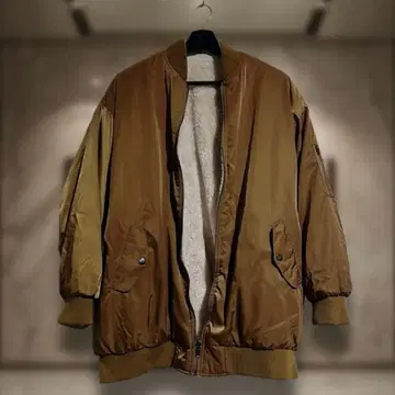 [ 거의 미사용 ] 리버서블 MA-1 보아 자켓 베이지 카키 화이트