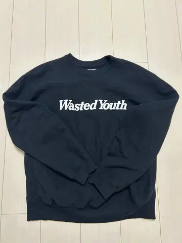 Wasted Youth 맨투맨 L 사이즈