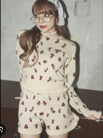 Jouetie x HTH 콜라보 프릴 플라워 니트