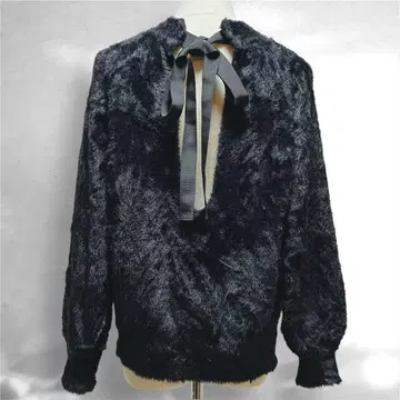 루니 페더 백리본 니트 풀오버 복슬복슬 워셔블 블랙