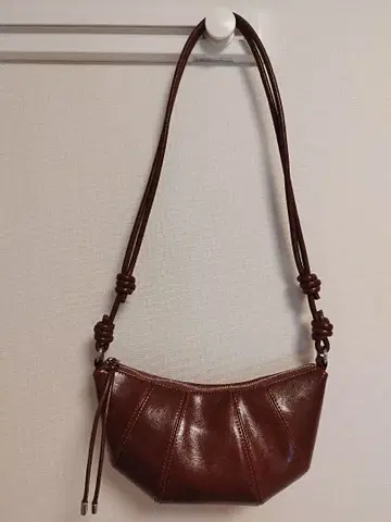 브라운 가죽 숄더백