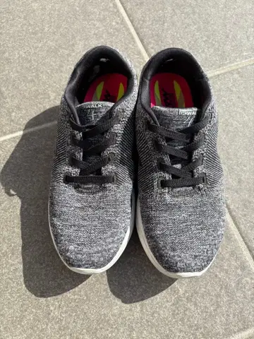 SKECHERS QUICK-FIT 그레이 스니커즈 23.5