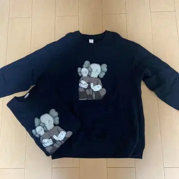 UNIQLO x KAWS 스웨트 셔츠 2벌