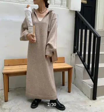 새상품 BLATE 후와모치 후드 니트 원피스 베이지