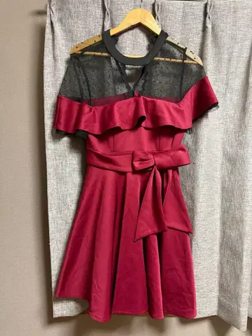 VESTI 와인 레드 프릴 드레스