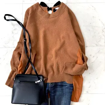 새상품급 사쿠라 SACRA 캐시미어 혼방 니트 이소재 절개 백리본 38