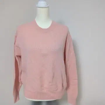 유니클로 핑크 크루넥 니트 스웨터 긴팔