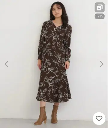 새상품급 내추럴 뷰티 베이직 라인 플라워 프린트 원피스