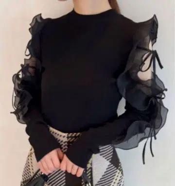 [정품] 프릴 슬리브 니트 풀오버 SNIDEL