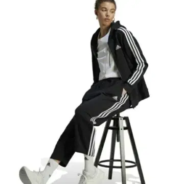 아디다스 쓰리 스트라이프 셋업 S 사이즈 속기모