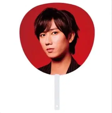 쟈니즈 부채 빨간색 배경 남성