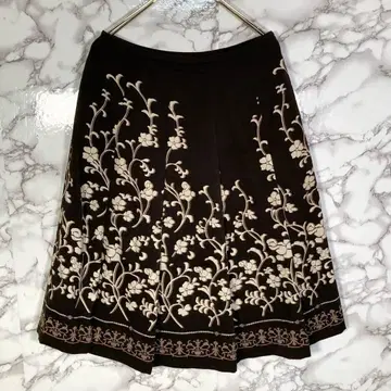 natural mist ( W64 ) 미돌모 꽃무늬 플리츠 스커트 브라운