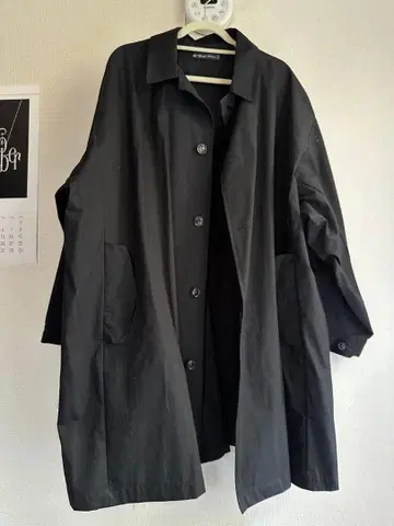 Upscape Audience 블랙 트렌치코트