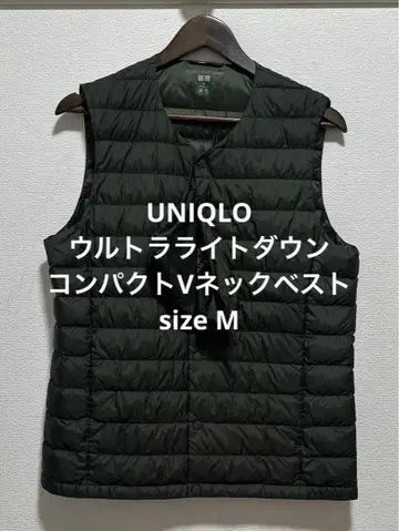 새상품급 유니클로 울트라 라이트 다운 컴팩트 V넥 베스트 M
