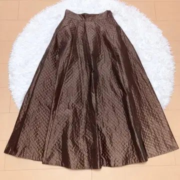 인기 완판 머큐리 듀오 퀼팅 자카드 플레어 스커트 롱 브라운