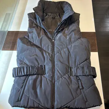 (고품질) ZARA BASIC 블랙 다운 베스트 L