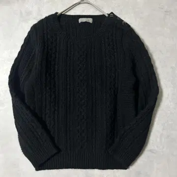 새상품급 마가렛호웰 케이블 니트 아란편 숄더 버튼 블랙