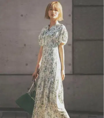 코코딜 새상품급 플라워 셔링 원피스