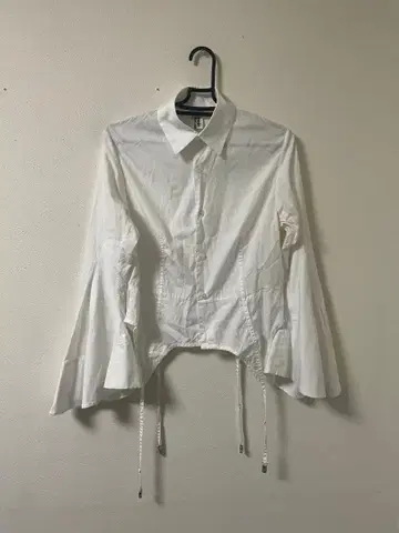 Noir kei ninomiya 플레어 슬리브 셔츠