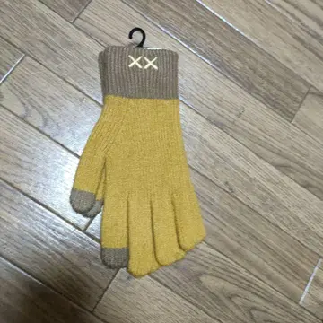 유니클로 카우스 콜라보 히트텍 니트 그로브 44 Yellow