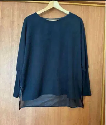 새상품급 로브 블라우스* 사이즈 M~L 사이즈 9호 11호 정도 네이비