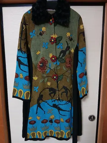 알베로베로 라메 꽃 니트 코트