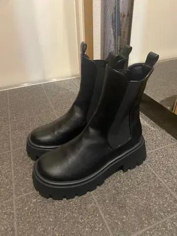 사이드 고어 부츠 통굽 블랙