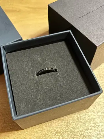 DANIEL WELLINGTON 블랙링 사이즈 11.5