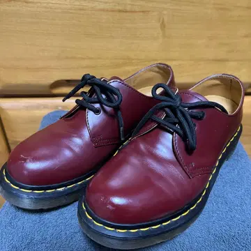 닥터마틴 3홀 신발 버건디 UK4