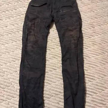 AVIREX 카모 패턴 청바지