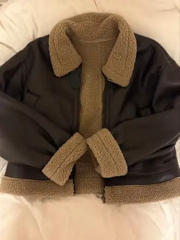 GU 보아 자켓 인조 가죽 무스탕 자켓