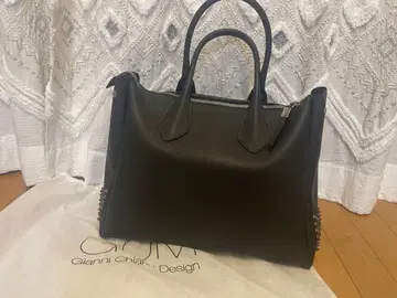 잔니 키아리니 스터드 장식 보스턴