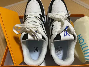 [LV 트레이너 라인 스니커즈] 화이트/블랙/블루