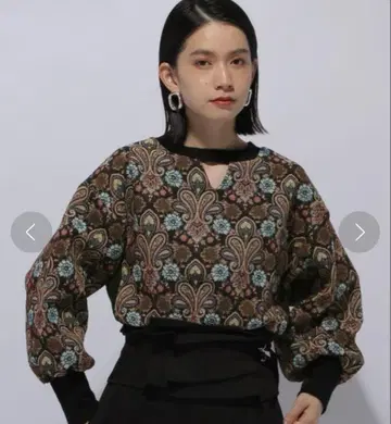 HARE 2WAY 자카드 풀오버 상의 맨투맨 꽃무늬