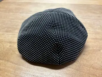 도트 무늬 베레모 블랙과 화이트