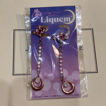 liquem 크라이시스 문 컴팩트 귀찌 세일러문 콜라보