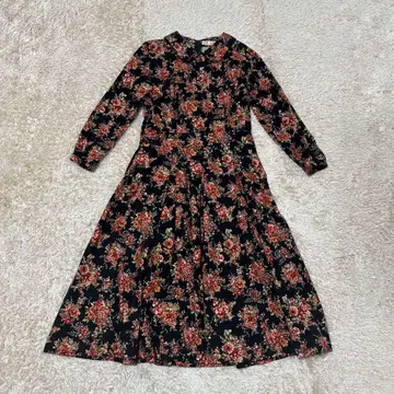 아츠키 오오니시 A.O. 꽃무늬 롱 원피스 블랙