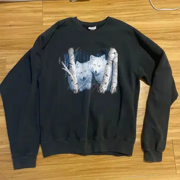 늑대 프린트 블랙 맨투맨