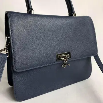 새상품급 에네스베 자립형 숄더백 실버 로고 네이비