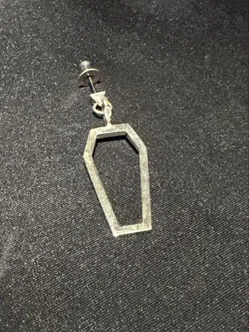 U.R.G.E. URGE 하즈키 lynch. 코핀 스터드 귀걸이