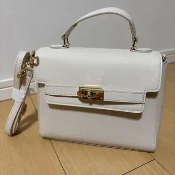 grove 화이트 핸들 부착 숄더백