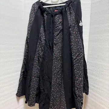 drugstore의 블랙 플라워 무늬 롱 스커트