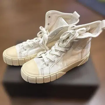 화이트 하이컷 스니커즈 24.5cm