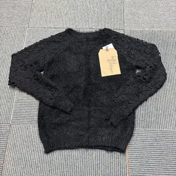 레이스 슬리브 블랙 니트 스웨터 05