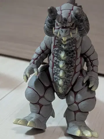 울트라맨 괴수 피규어 실바곤