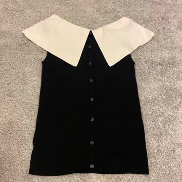 [ 새상품급 ] 저스길리티 카라 니트 베스트 슬리브리스 블랙 사이즈 2