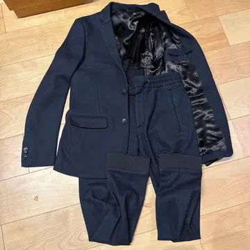 투모로우랜드 KNOTT 셋업 캐주얼 수트 네이비 사이즈 1